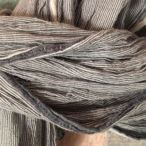 Striped scarf💙 - Picture 3 of 4